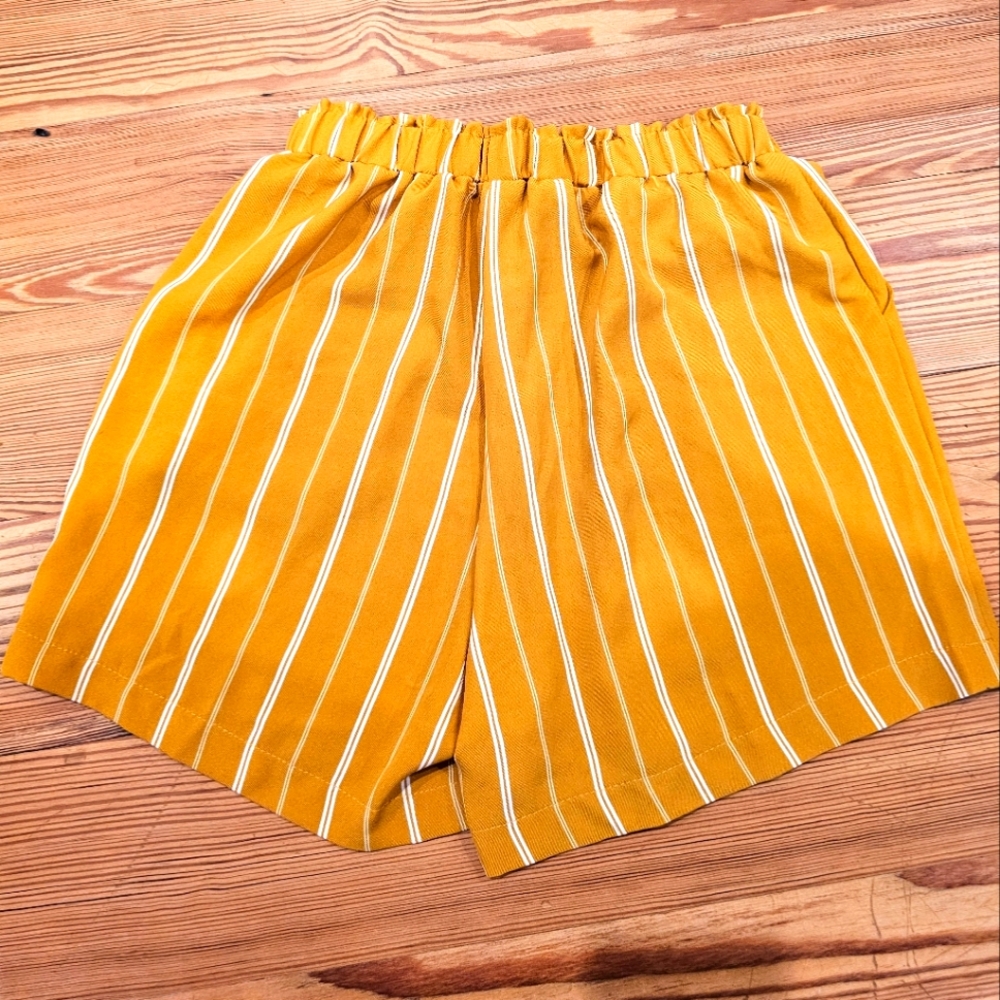 Shorts - Picture 3 of 3